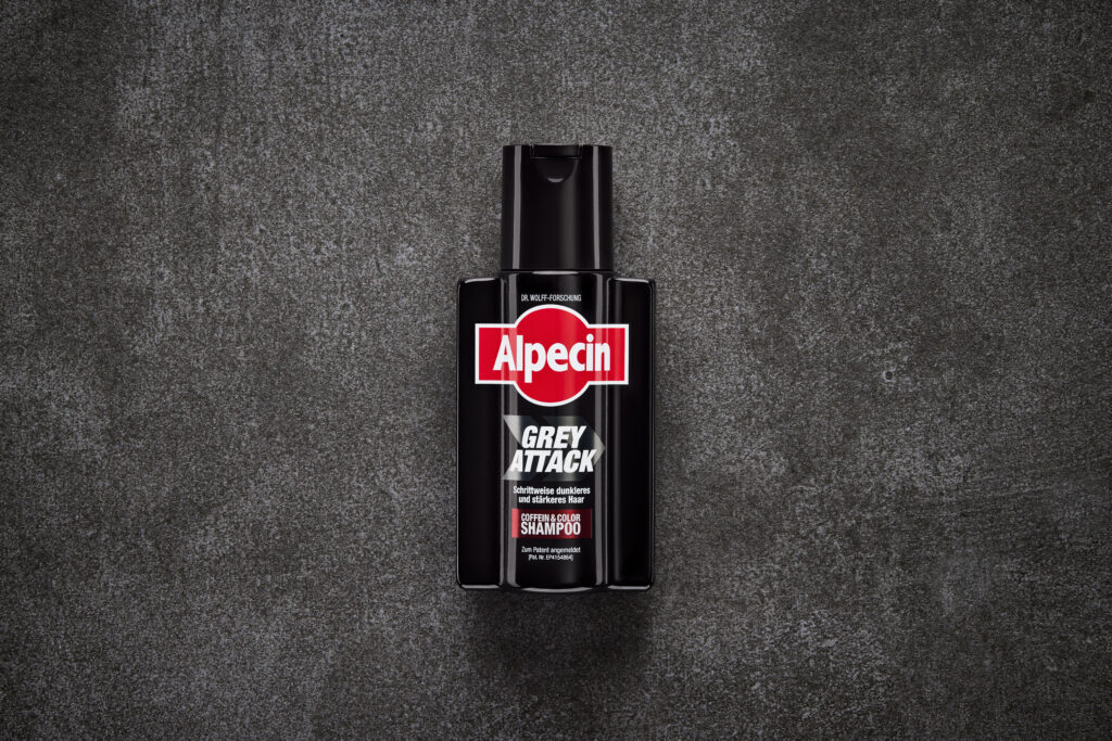 Schrittweise dunkleres und stärkeres Haar mit Alpecin Grey Attack Dr. Wolff Group